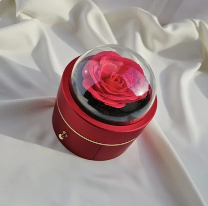 باکس گل رز جاودان معطر مناسب هدیه