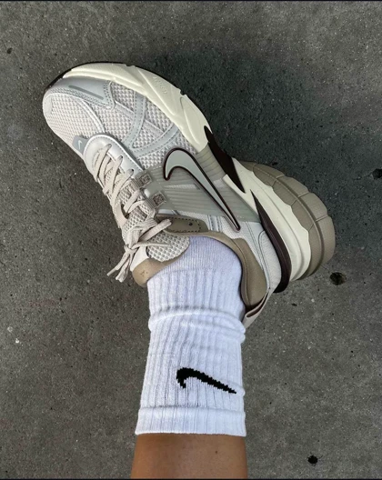 نایک وی تو کی ران Nike v2k run کد 600