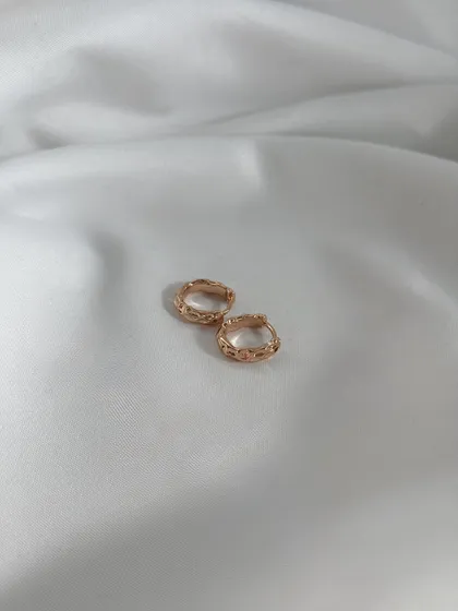 گوشواره حلقه‌ای طلاکوب