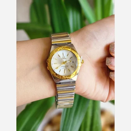 ساعت مچی زنانه ومردانه ست امگا رنگ ثابت شیکOMEGAجدید