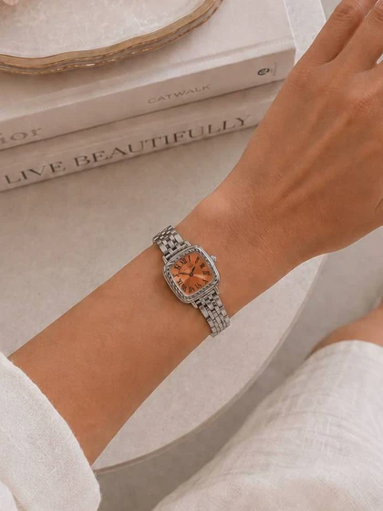 ساعت مچی زنانه طرح کارتیه کد W511