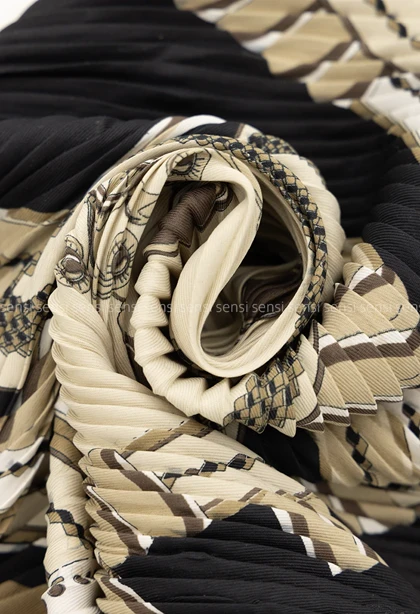 دستمال گردن طرح دار پلیسه کد1005458