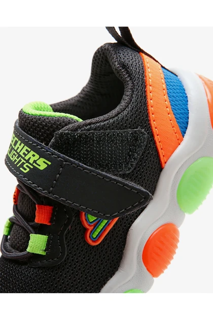 کتانی بچگانه اورجینال skechers skechers