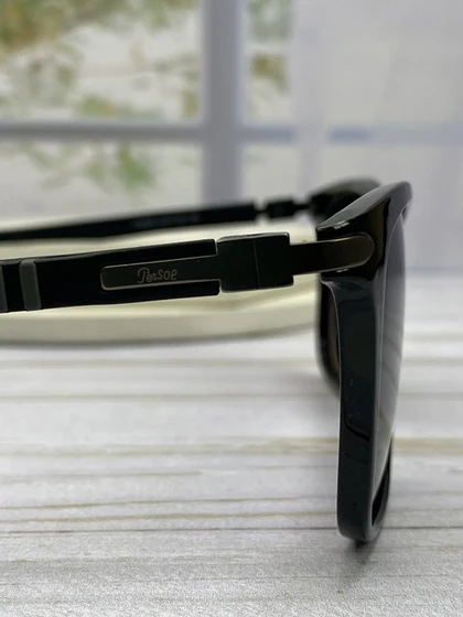 خرید عینک آفتابی پرسول مدل P6808 سایز 53 فریم مشکی براق عدسی پلی‌کربنات UV400 پلاریزه مخصوص رانندگی