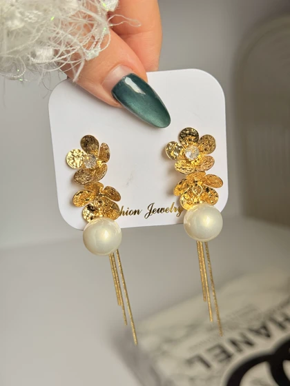 گوشواره گل مرواریدی کد ZUN06