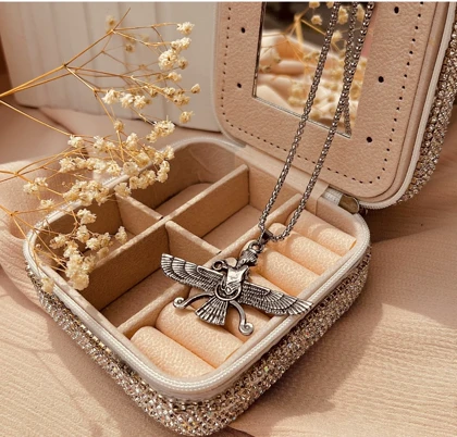 گردنبند فروهر کوروش