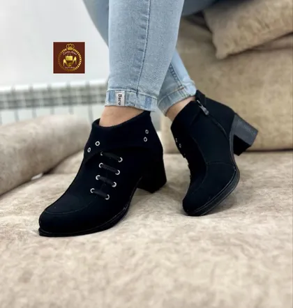 کفش بوت پاشنه‌دار زنانه یقه دار