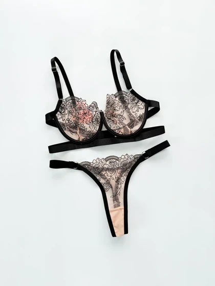 ست شورت و سوتین فنر دار گیپور فانتزی نگین‌دار شهره