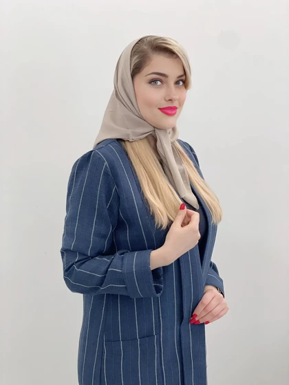 مینی اسکارف ویولت – ظرافت و مینیمالیسم در یک اکسسوری شیک