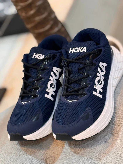 کتانی رانینگ HOKA
