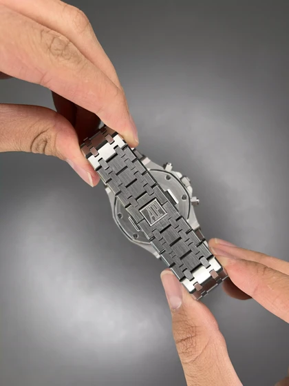 ساعت مچی اودمار پیگه کورنوگراف سیلور صفحه مشکی Audemars Piguet