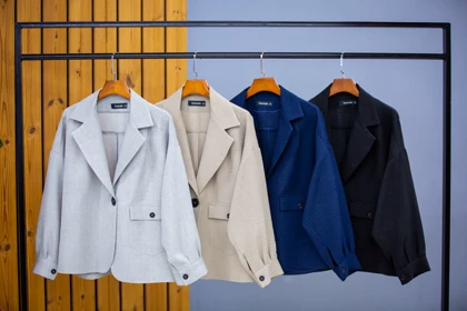 کت سرشانه پیله دار