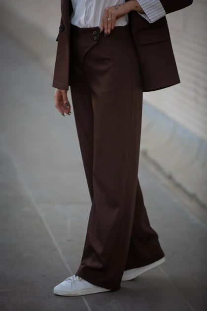 شلوار زنانه پرادا نقاب کج