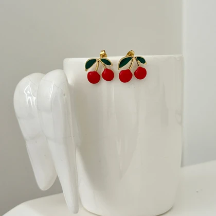 گوشواره زنانه مینیمال آلبالو کد 900