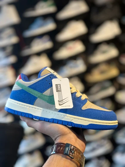 کتانی نایک اس بی دانک ساده