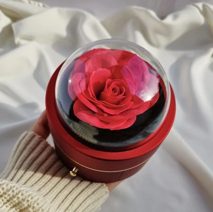 باکس گل رز جاودان معطر مناسب هدیه