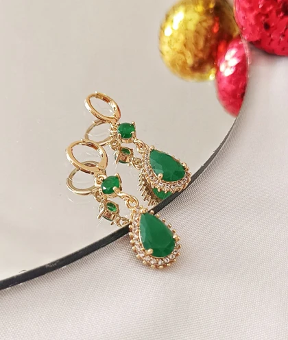 گوشواره نگین‌دار طرح طلا