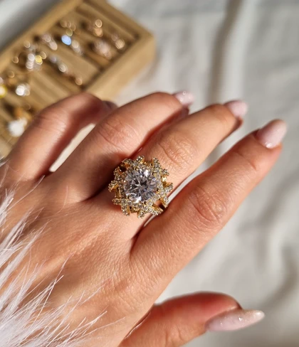 انگشتر طرح جواهر