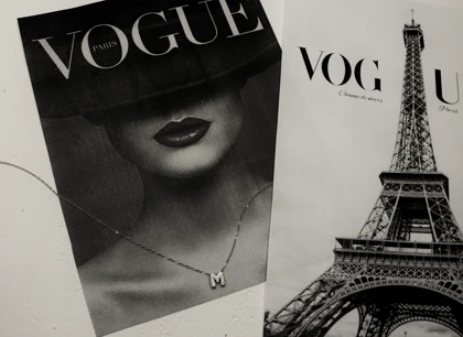 گردنبند حروف نگین‌دار M رنگ سفید