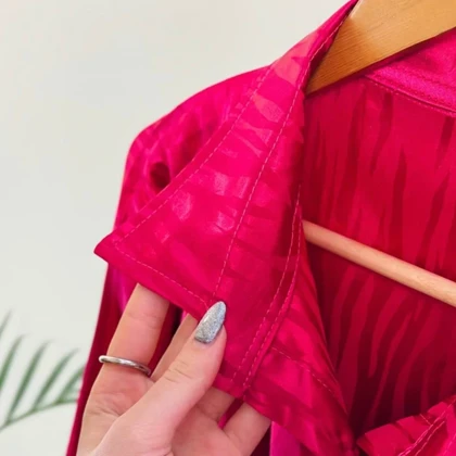 شومیز زنانه طرح دار حریر ساتن