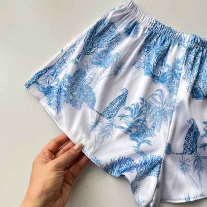 تاپ و شلوارک ساتن طرح blue forest