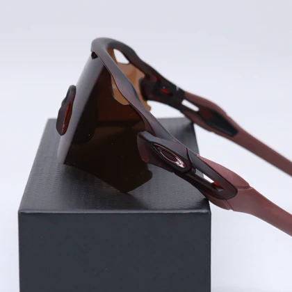 عینک از برند OAKLEY کد 181433
