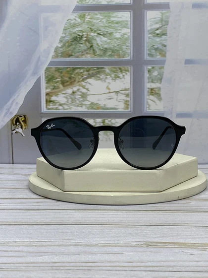 عینک آفتابی Ray-Ban مدل RB 7187D فریم ترکیب کائوچو و فلز، عدسی کریستال UV400