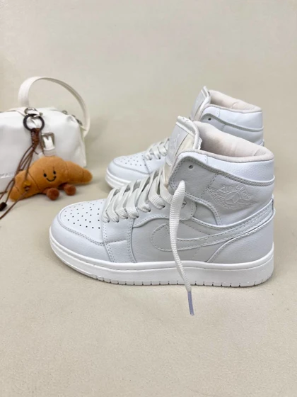 کتانی ساق‌دار زنانه ایر جردن 1 1 NIKE AIR JORDAN کد 912