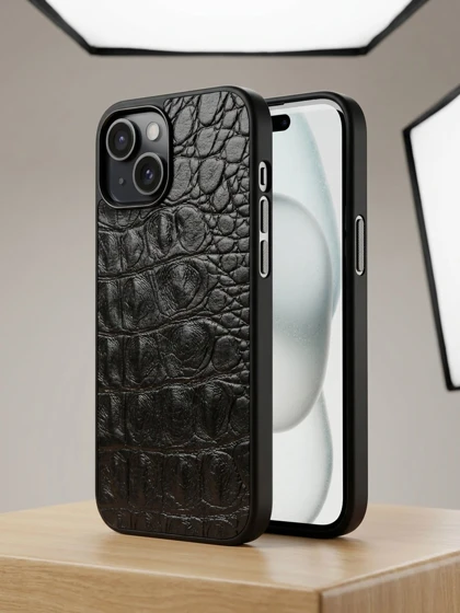 قاب چرم طبیعی آیفون 15 نرمال طرح کروکدیل رنگ مشکی (چرم 100% طبیعی مقاوم iphone 15 normal)
