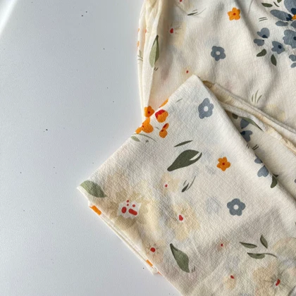 ست بلوز و شلوار راحتی موسلین طرح گل‌دار طوسی