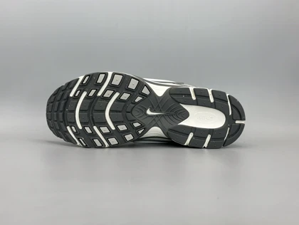 کتانی نایکی وی5 کی رانر سفید سیلور آبی /Nike v5k