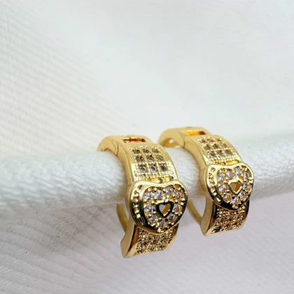 گوشواره برند شین مدل «ملکه قلب‌ها» | آبکاری طلای 24 عیار و درخشش الماس‌گونه