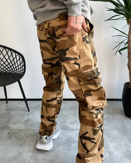 شلوار نیم بگ چریکی کرم BALENCIAGA