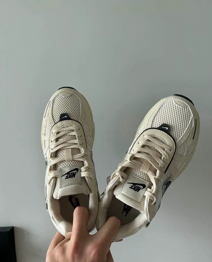 نایک وی تو کی ران Nike v2k run کد 599