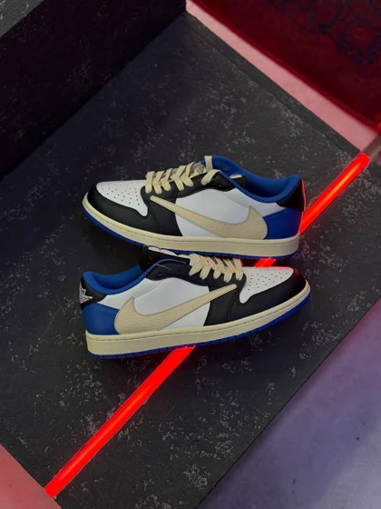 کتانی نایک ایر جردن1 ترویس اسکات فرگمنت آبی مسترکوالیتی Nike Air Jordan1 Travis scott Fragment Blue