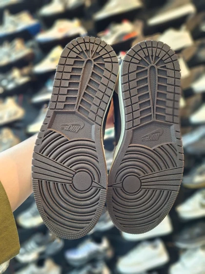 کتانی زنانه ترویس Nike jordan travis