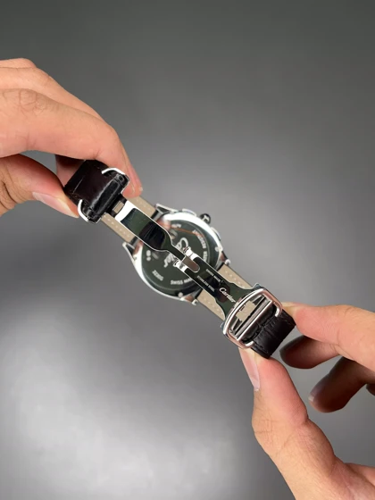 ساعت مچی کارتیه کورنوگراف بند چرمی مشکی صفحه سبز Cartier