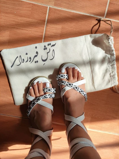 صندل رومی نیکا بافت سفید مشکی