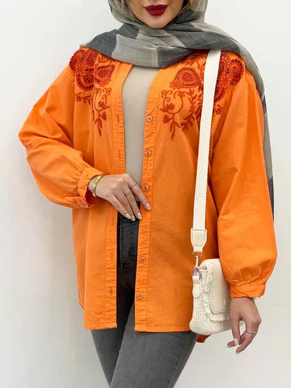 مانتو جلو گلدوزی نرگس