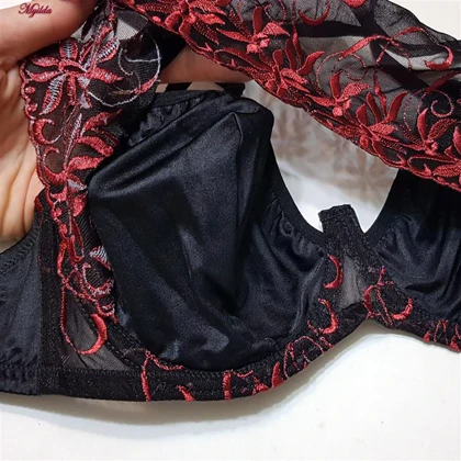 ست شورت و سوتین زنانه برتا مدل گیپوری فنردار یقه حجاب