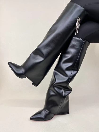 بوت زنانه پاشنه‌دار دامنی ژیوانشی GIVENCHY کد 1696 دختر طهرونی