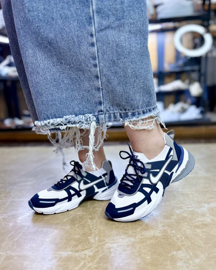 کتانی ورزشی زنانه نایکی V2K وی تو کی (ولنتینو)