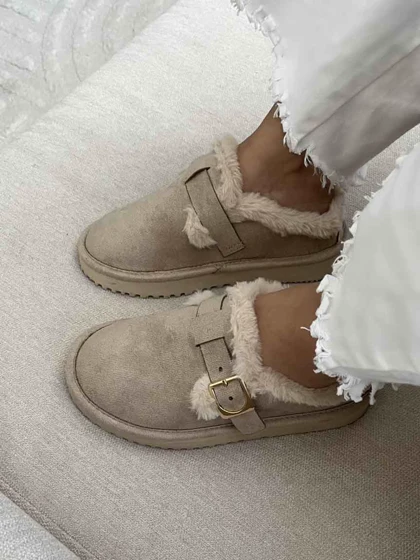 UGG سگک دار