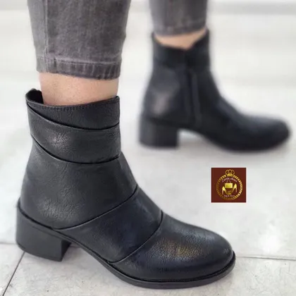 نیمبوت زنانه پاشنه‌دار پلیسه