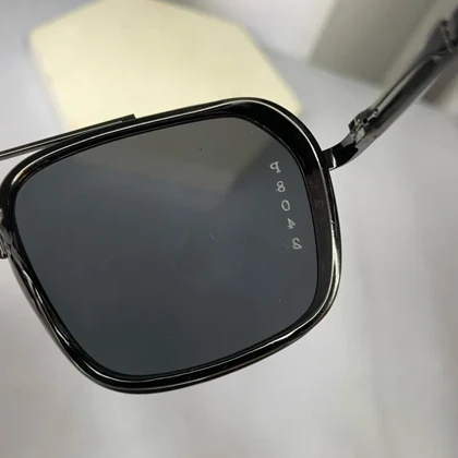 عینک آفتابی پلیس مدل hc p8042