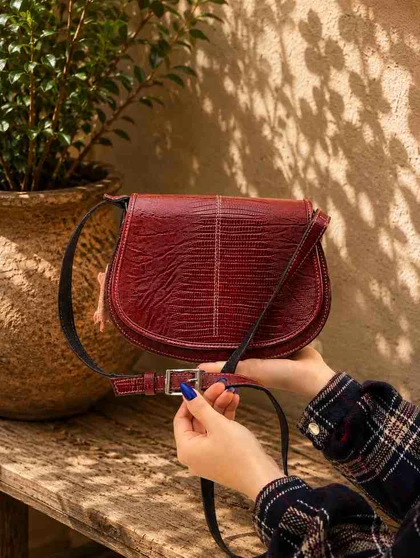 کیف چرم زنانه زرشکی لیزارد چرم اصل گاوی