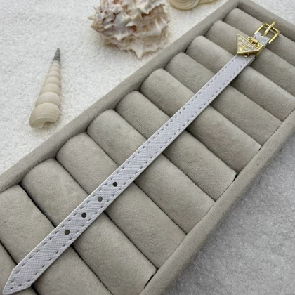 دستبند چرمی پرادا