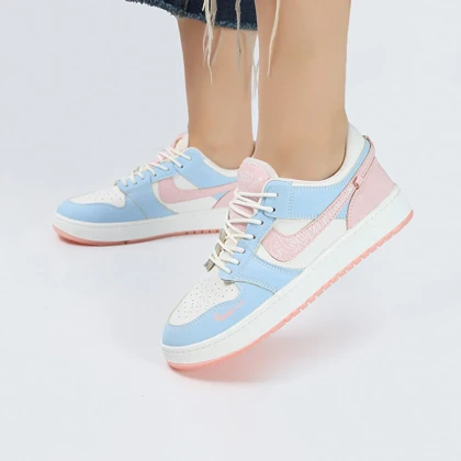 کفش و کتانی زنانه مدل NIKE AIR JORDAN 1 رنگ سفید آبی کد M5815