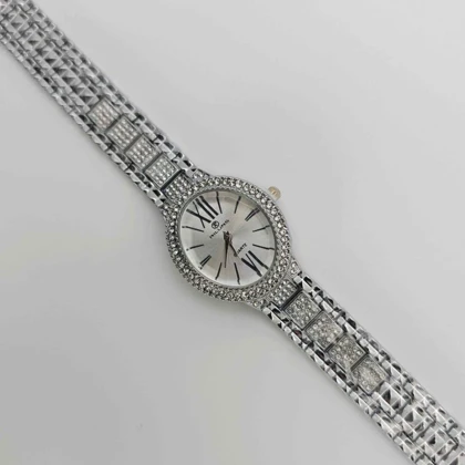 ساعت مچی زنانه مجلسی ریلانس Riluns نگین‌دار با موتور کوارتز