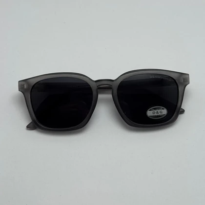 عینک آفتابی پلاریزه دولچه گابانا DOLCE GABBANA دسته سیم کشی شده لولا فنر طوسی کد 7709